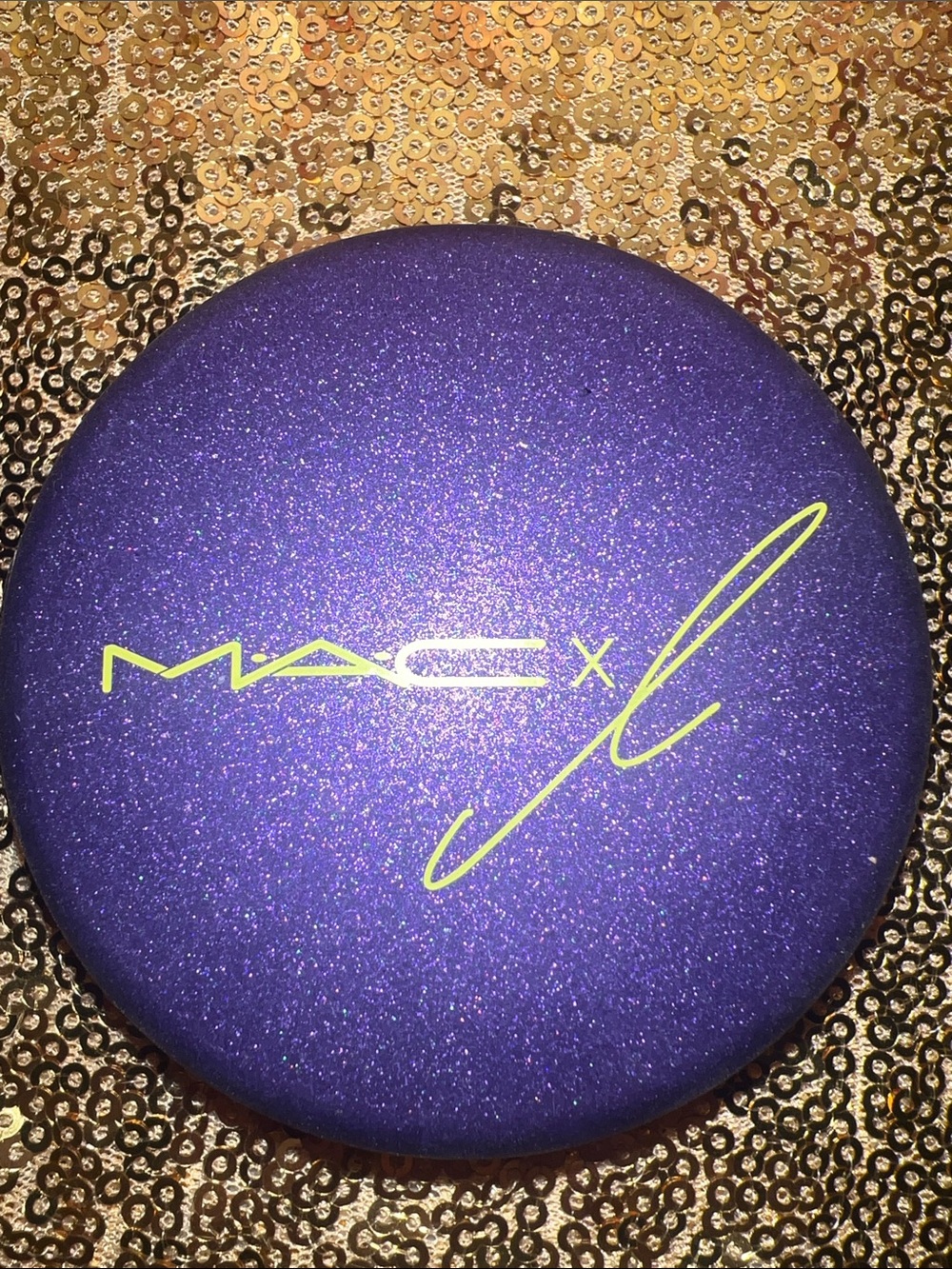 MAC Cosmetics X Aaliyah Shimmery Highlighter extra dimension skinfinish